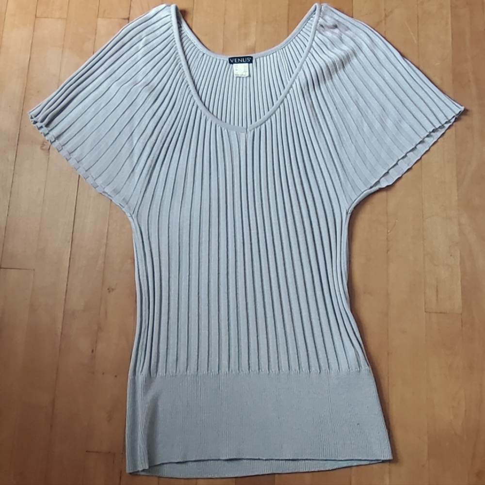 Venus Ribbed Flowy Sleeve Top